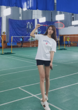 171cm甜美女生找个优质大叔